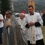 A Cuceglio i Festeggiamenti dell'Addolorata tre sacerdoti insieme durante la processione