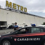 Bambina di 16 mesi imprigionata in auto