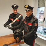 Bandito in scooter a caccia di orologi di marca, arrestato