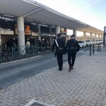 Controlli dei carabinieri a Torino Lingotto