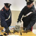 Deteneva droga in casa arrestato