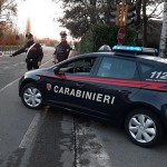 Fugge in macchina con la patente scaduta, arrestato