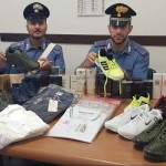 In auto con abbigliamento e profumi contraffatti