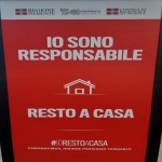 #Iorestoacasa, in Regione uno striscione e tre totem