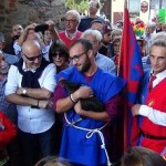 La gallina Clotilde vince la cursa dla galina di Piverone