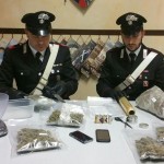 Nasconde un chilo di marijuana in casa