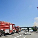 Prende fuoco un mezzo carico di accumulatori al piombo