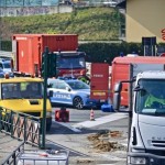 Una perdita di acido da un autocarro blocca corso Francia a Rivoli 1