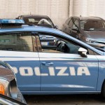 Viaggia a folle velocità su uno scooter senza targa arrestato a Ivrea